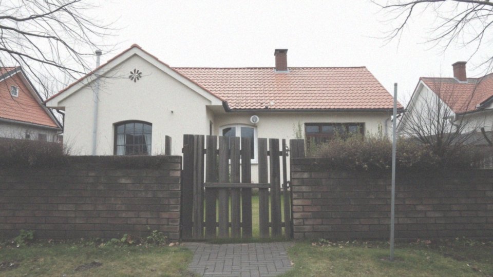 Czy klient ma prawo nie wpuścić pracownika socjalnego do swojego domu?